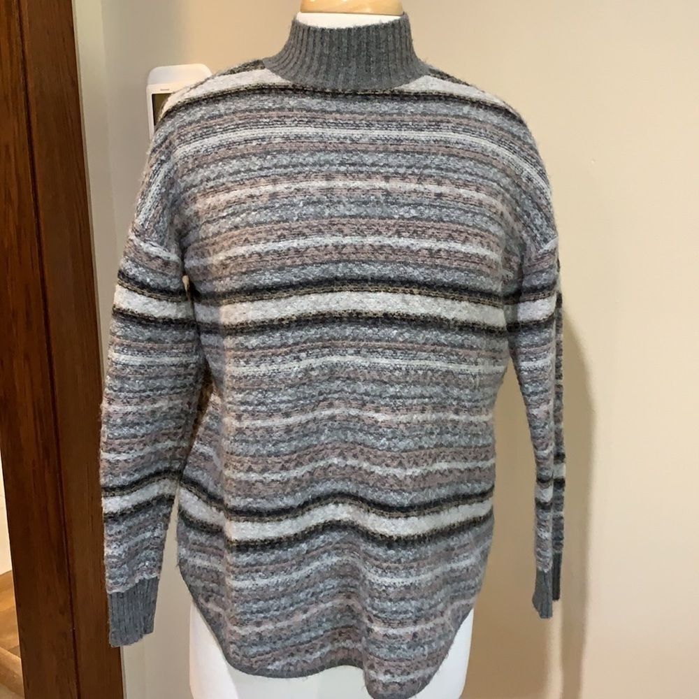 American Eagle Outfitters grey striped turtleneck sweater, Small